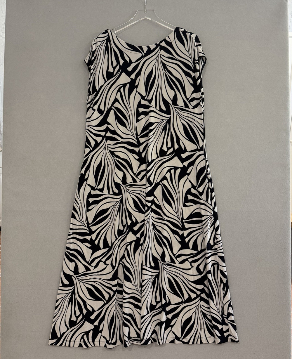 Chico's Maxi Dress Size 3/XL Blue White Floral Pullover Slinky Knit W Pockets